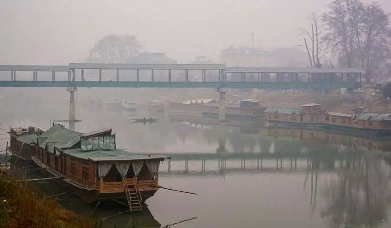 Jammu: कश्मीर के ऊंचे इलाकों में ताजा बर्फबारी