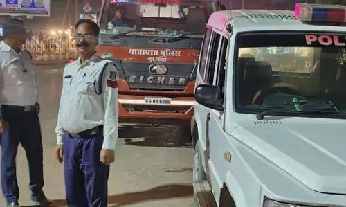 नो पार्किग में खड़ी 148 वाहनो पर कार्यवाही नो पार्किग में खड़ी 148 वाहनो पर कार्यवाही