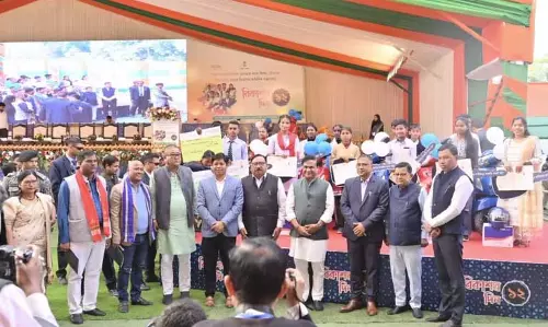 Chief Minister हिमंत बिस्वा सरमा ने डिब्रूगढ़ में खानिकर स्पोर्ट्स कॉम्प्लेक्स की धीमी प्रगति की आलोचना की