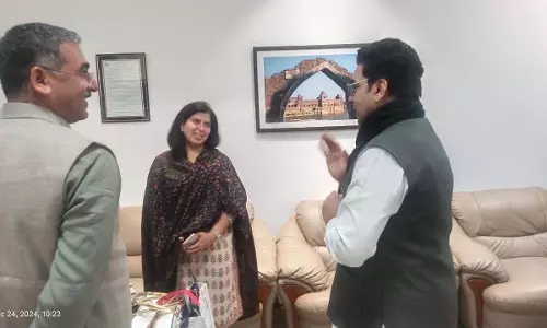 अभिनेता आशुतोष राणा से सरोज पांडेय ने की मुलाकात