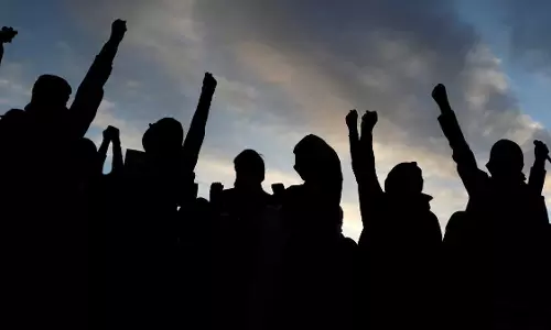 Assam : तांगला कस्बे में दोहरे हत्याकांड से आक्रोश और न्याय की मांग Assam : तांगला कस्बे में दोहरे हत्याकांड से आक्रोश और न्याय की मांग