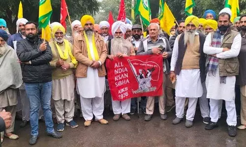 Haryana :  सिरसा में किसानों ने किया प्रदर्शन एमएसपी कानून और कर्ज माफी की मांग