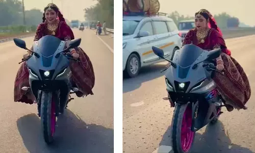 लहंगे पहन दुल्हन ने ऐसी दौड़ाई बाइक, VIDEO देख हैरान लोग