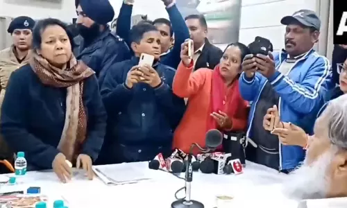 मंत्री जी भड़के: थाना प्रभारी पर गिरी गाज, जानिए क्यों मंत्री जी भड़के: थाना प्रभारी पर गिरी गाज, जानिए क्यों