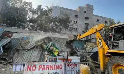 Traffic jam : बड़ा अतिक्रमण विरोधी अभियान चलाया