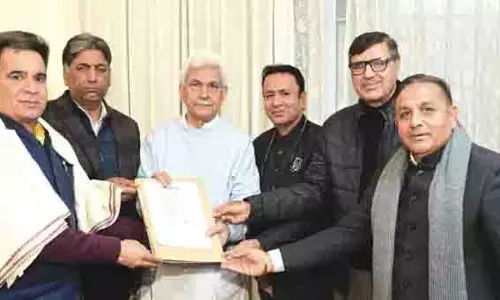 भाजपा प्रतिनिधिमंडल ने LG से मुलाकात की