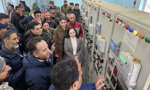 सुनील शर्मा-शगुन परिहार ने Kishtwar में बिजली क्षेत्र के उन्नयन कार्यों की समीक्षा की सुनील शर्मा-शगुन परिहार ने Kishtwar में बिजली क्षेत्र के उन्नयन कार्यों की समीक्षा की