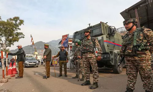 Kashmir: किश्तवाड़ में संदिग्ध गतिविधि के बाद तलाशी अभियान शुरू Kashmir: किश्तवाड़ में संदिग्ध गतिविधि के बाद तलाशी अभियान शुरू