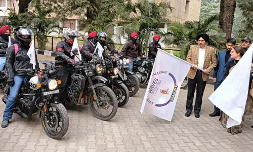 PIB ने वेव्स को बढ़ावा देने के लिए सेमिनार और बाइक रैली का आयोजन किया