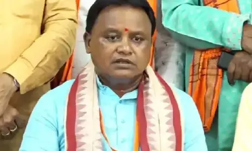 CM माझी ने पूर्व पीएम वाजपेयी, समाज सुधारक विश्वनाथ कर की मूर्तियों का अनावरण किया CM माझी ने पूर्व पीएम वाजपेयी, समाज सुधारक विश्वनाथ कर की मूर्तियों का अनावरण किया