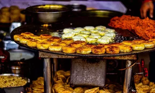Mumbai: 10 हजार स्ट्रीट फूड विक्रेताओं को खाद्य सुरक्षा, स्वच्छता का पाठ