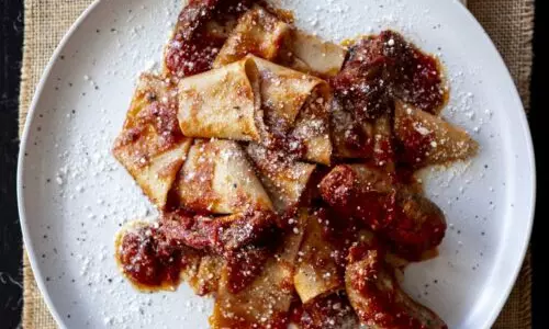 मटर और रिकोटा के साथ भुना हुआ चुकंदर पापर्डेले रेसिपी मटर और रिकोटा के साथ भुना हुआ चुकंदर पापर्डेले रेसिपी