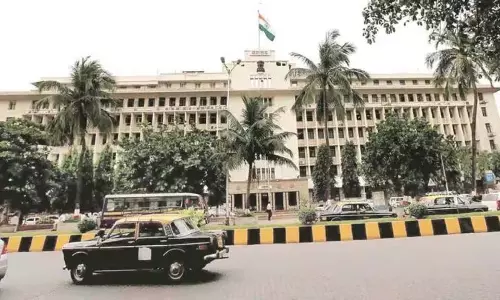 Maharashtra: हॉल और बंगलों के बंटवारे को लेकर विवाद
