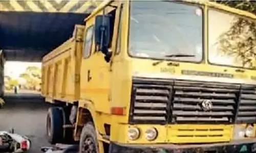 Pune: दुर्घटनाएं केवल मालवाहक वाहनों में हो रही? समस्या से निपटने के लिए उपाय Pune: दुर्घटनाएं केवल मालवाहक वाहनों में हो रही? समस्या से निपटने के लिए उपाय