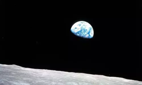 इसी दिन 24 दिसंबर 1968: अपोलो 8 के चालक दल ने अर्थराइज़ की तस्वीर खींची