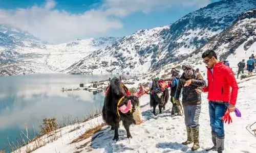 Sikkim में एक ही दिन में पर्यटकों की रिकॉर्ड संख्या पहुंची