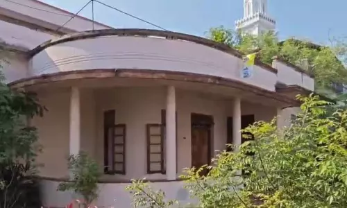 Kerala : त्रिशूर में घर में बुजुर्ग महिला और बेटा मृत मिले
