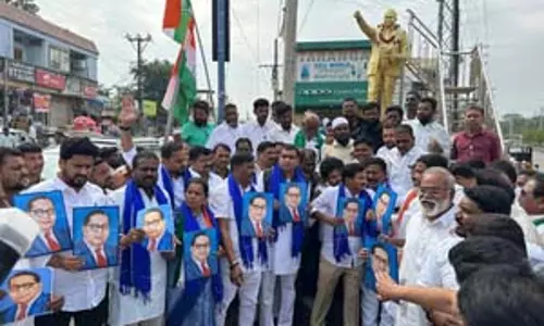 Hyderabad में कांग्रेस की रैली में अमित शाह को केंद्रीय मंत्रिमंडल से हटाने की मांग Hyderabad में कांग्रेस की रैली में अमित शाह को केंद्रीय मंत्रिमंडल से हटाने की मांग