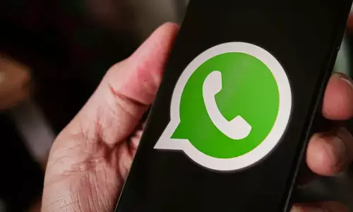 ईरान ने WhatsApp और गूगल प्ले पर प्रतिबंध हटा लिया ईरान ने WhatsApp और गूगल प्ले पर प्रतिबंध हटा लिया