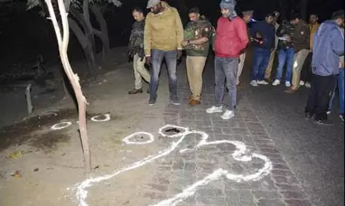 Lucknow: बैंक डकैती को अंजाम देने वाले फरार दो आरोपियों को पुलिस ने मुठभेड़ में मार गिराया