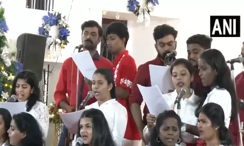 Christmas 2024: चर्च में हुई आराधना, गाया गया कैरोल, VIDEO...