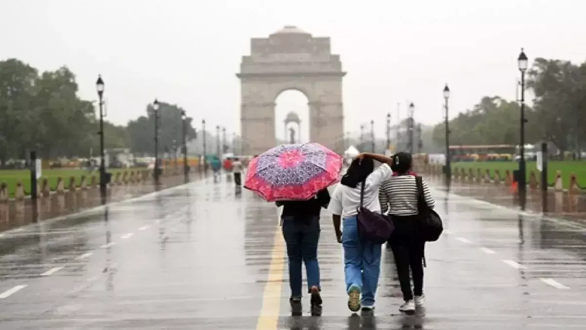 Delhi: दिल्ली-एनसीआर में क्रिसमस के मौके पर मौसम सुहावना हुआ