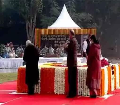 Vajpayee की 100वीं जयंती पर उनकी दत्तक पुत्री नमिता कौल भट्टाचार्य ने श्रद्धांजलि अर्पित की