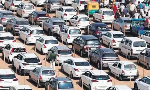 Delhi: घाटे में पुरानी कार बेचने पर जीएसटी नहीं