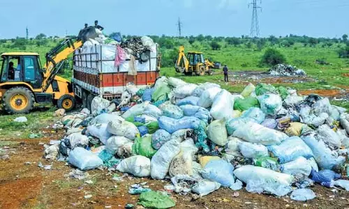 Kerala: क्षेत्रीय कैंसर केंद्र पर तमिलनाडु में कचरा फेंकने का आरोप Kerala: क्षेत्रीय कैंसर केंद्र पर तमिलनाडु में कचरा फेंकने का आरोप