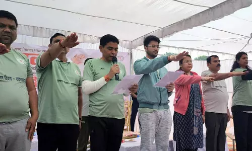 मंत्री टंकराम वर्मा ने सुशासन दिवस पर लगाई दौड़, सफाई अभियान में हुए शामिल मंत्री टंकराम वर्मा ने सुशासन दिवस पर लगाई दौड़, सफाई अभियान में हुए शामिल