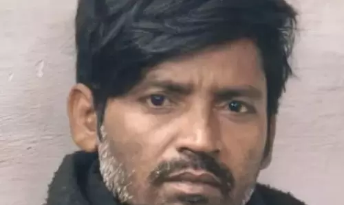 पत्नी को मोबाइल में व्यस्त देखकर पति ने की हत्या की कोशिश, दूसरी मंजिल से धकेला