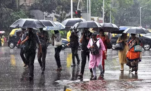 Odisha में सर्द मौसम और बारिश से सामान्य जनजीवन प्रभावित Odisha में सर्द मौसम और बारिश से सामान्य जनजीवन प्रभावित