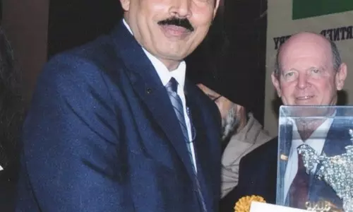 Odisha : मां माणिकेश्वरी विश्वविद्यालय के संस्थापक संजय शतपथी का निधन Odisha : मां माणिकेश्वरी विश्वविद्यालय के संस्थापक संजय शतपथी का निधन