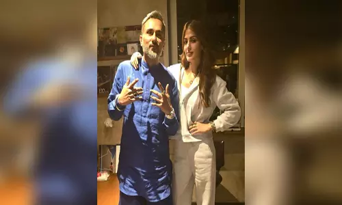 यो यो हनी सिंह ने की बहादुर महिला रिया चक्रवर्ती से मुलाकात