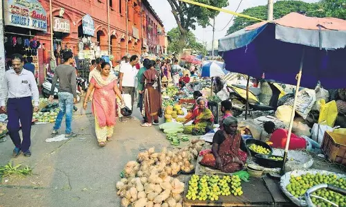 BMC Mayor: प्रवासी भारतीय दिवस से पहले गिराई जाएंगी अनाधिकृत दुकानें