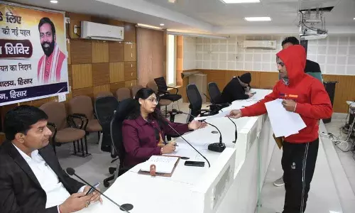Haryana :  हिसार के एसडीएम ने सरकारी दफ्तरों में जींस पहनने पर प्रतिबंध लगाया