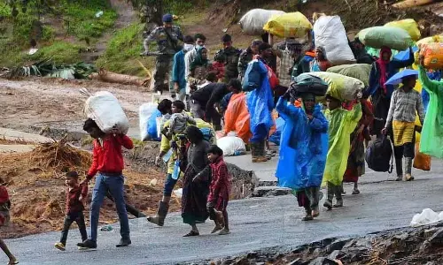 Kerala : भूस्खलन के बाद मुंडक्कई, चूरलमाला में मौन क्रिसमस देखा गया