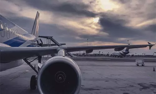 अज़रबैजान से रूस जा रहा यात्री विमान Kazakhstan में दुर्घटनाग्रस्त हो गया