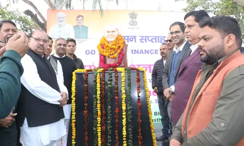 Bharatpur: कलैक्ट्रेट परिसर में पूर्व प्रधानमंत्री स्व. वाजपेयी की प्रतिमा का अनावरण