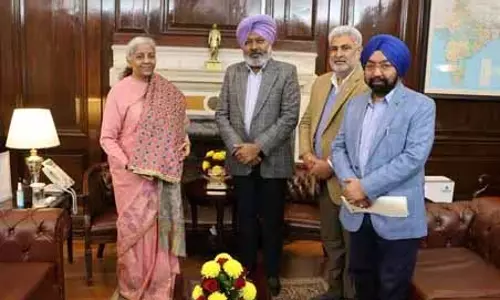 Punjab के मंत्रियों ने मंत्री निर्मला सीतारमण से की आरडीएफ जारी करने की मांग Punjab के मंत्रियों ने मंत्री निर्मला सीतारमण से की आरडीएफ जारी करने की मांग