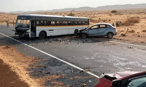 Rajasthan में कार और बस की टक्कर में पांच लोगों की मौत Rajasthan में कार और बस की टक्कर में पांच लोगों की मौत
