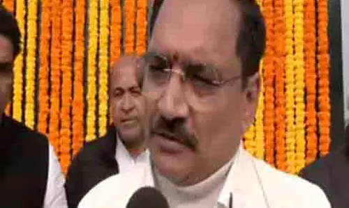 दिल्ली सरकार के WCD विभाग द्वारा महिला सम्मान योजना को हरी झंडी दिखाने के बाद BJP ने AAP पर बोला हमला दिल्ली सरकार के WCD विभाग द्वारा महिला सम्मान योजना को हरी झंडी दिखाने के बाद BJP ने AAP पर बोला हमला