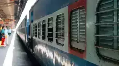 Bhopal से गुजरने वाली 12 ट्रेनें हुई रद्द, यात्रियों की बढ़ेगी परेशानी Bhopal से गुजरने वाली 12 ट्रेनें हुई रद्द, यात्रियों की बढ़ेगी परेशानी