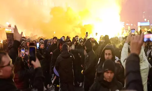 Amsterdam में इजरायली फुटबॉल प्रशंसकों के साथ हिंसक झड़पों में पांच लोगों को दोषी ठहराया गया