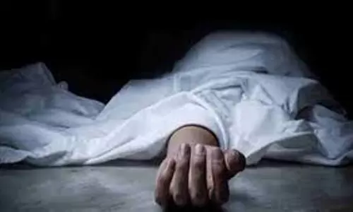 Giridih: रेलवे लाइन किनारे मिला अधेड़ का शव, हत्या की आशंका