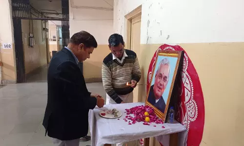 Baran: सुशासन दिवस पर पूर्व प्रधानमंत्री अटल बिहारी वाजपेयी को दी श्रद्धांजलि Baran: सुशासन दिवस पर पूर्व प्रधानमंत्री अटल बिहारी वाजपेयी को दी श्रद्धांजलि