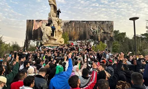 Syria ने विद्रोही गुटों को अपने रक्षा मंत्रालय के अंतर्गत एकीकृत करने के लिए समझौता किया Syria ने विद्रोही गुटों को अपने रक्षा मंत्रालय के अंतर्गत एकीकृत करने के लिए समझौता किया