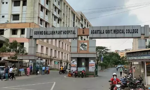 Tripura : एजीएमसी और जीबीपी अस्पताल कर्मियों ने लंबित वेतन को लेकर किया विरोध प्रदर्शन Tripura : एजीएमसी और जीबीपी अस्पताल कर्मियों ने लंबित वेतन को लेकर किया विरोध प्रदर्शन