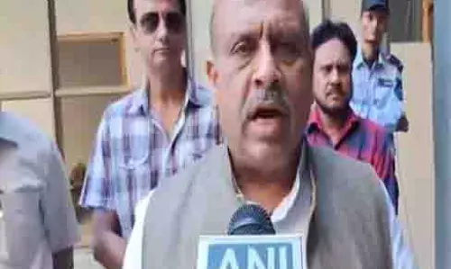झूठी घोषणाएं...: दिल्ली सरकार के विभागों द्वारा आप की योजनाओं के खिलाफ नोटिस जारी करने पर BJP
