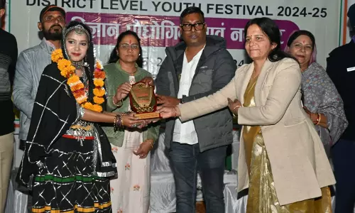 Dausa: जिला स्तरीय युवा महोत्सव में युवाओं ने दिखाई अपनी प्रतिभा